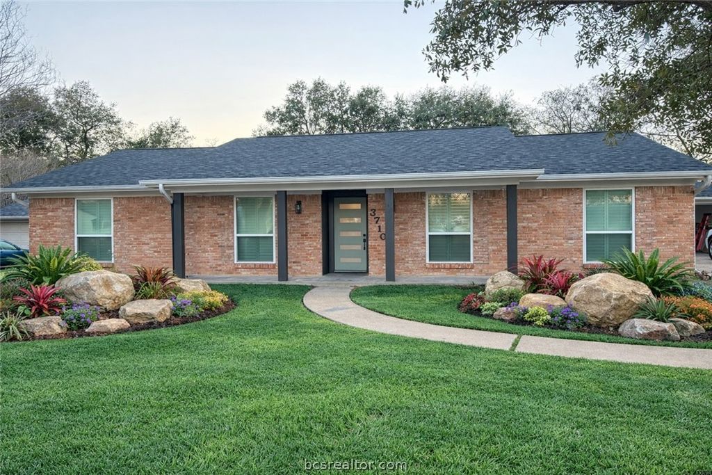 3710 Windridge Drive, Bryan, TX 77802