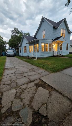 2416 4th Street, Eau Claire, WI 54703