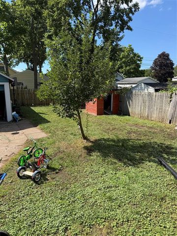 2416 4th Street, Eau Claire, WI 54703