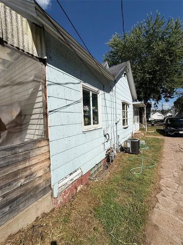 2416 4th Street, Eau Claire, WI 54703
