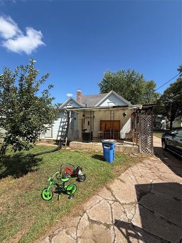 2416 4th Street, Eau Claire, WI 54703