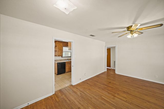 5814 Darnell Street, Houston, TX 77074