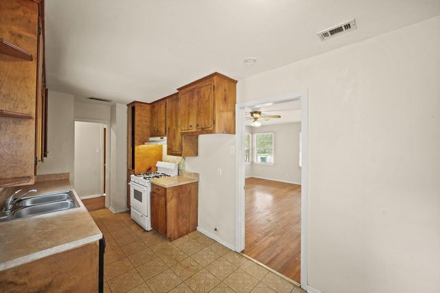 5814 Darnell Street, Houston, TX 77074