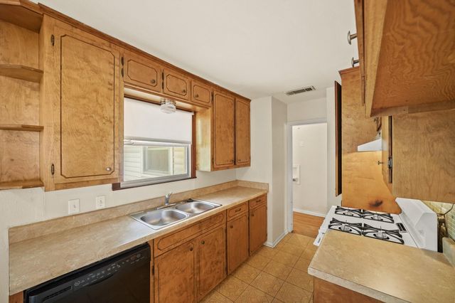 5814 Darnell Street, Houston, TX 77074