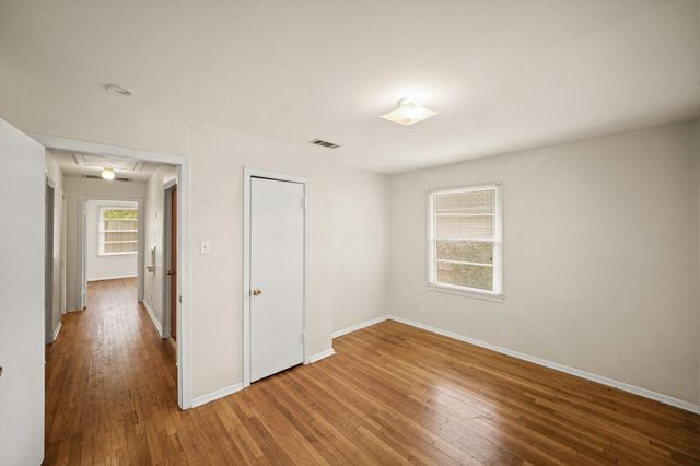 5814 Darnell Street, Houston, TX 77074