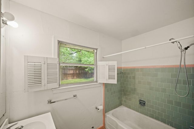 5814 Darnell Street, Houston, TX 77074