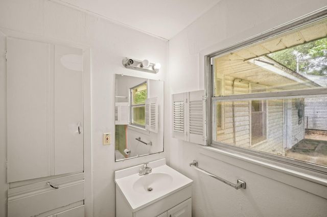 5814 Darnell Street, Houston, TX 77074