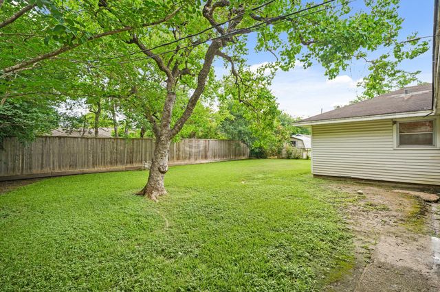 5814 Darnell Street, Houston, TX 77074