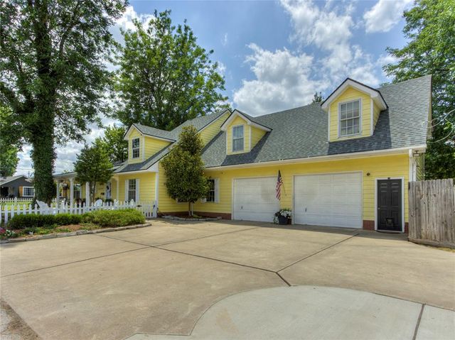 7001 NW 42nd Street, Bethany, OK 73008