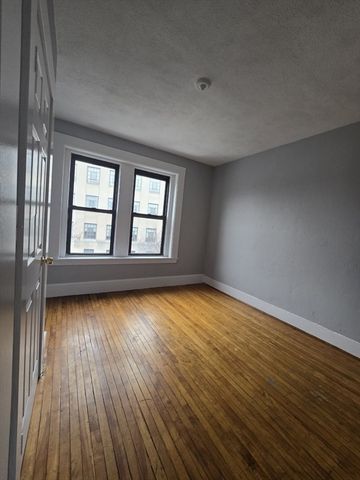 604 Essex St. 301, Lynn, MA 01901