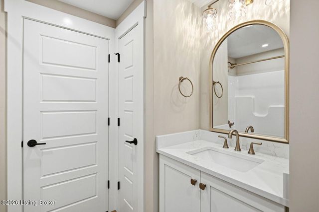 14719 Stable Gate Pl, Louisville, KY 40299
