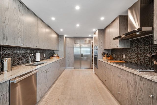 430 Grand Bay Dr 1204, Key Biscayne, FL 33149