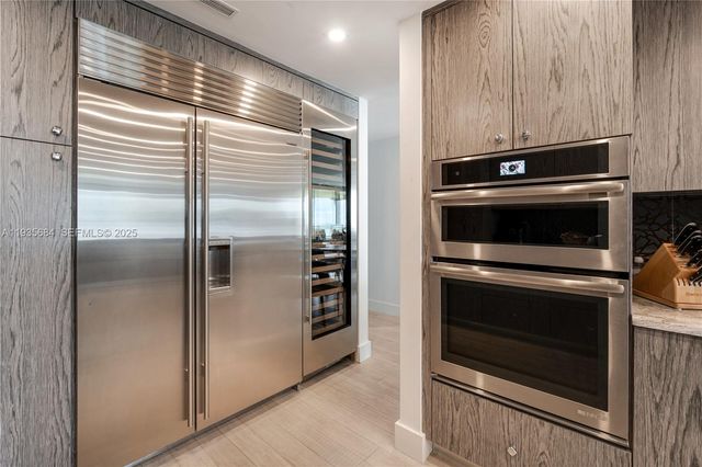 430 Grand Bay Dr 1204, Key Biscayne, FL 33149