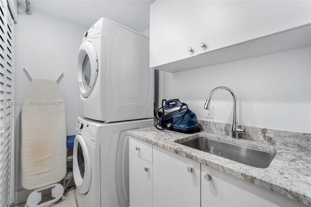 430 Grand Bay Dr 1204, Key Biscayne, FL 33149