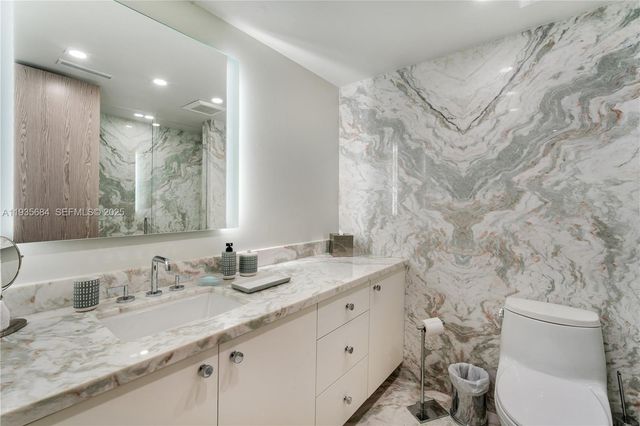 430 Grand Bay Dr 1204, Key Biscayne, FL 33149