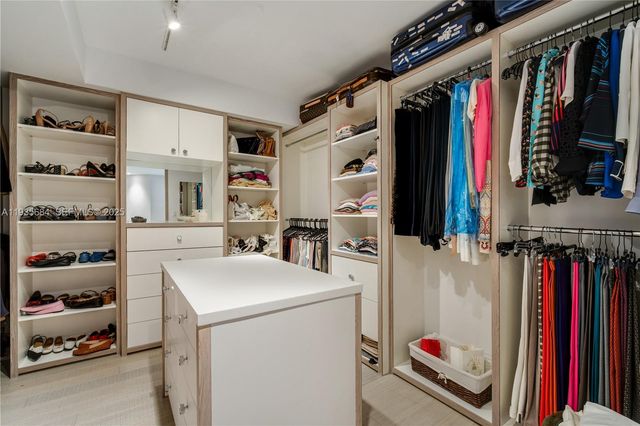 430 Grand Bay Dr 1204, Key Biscayne, FL 33149