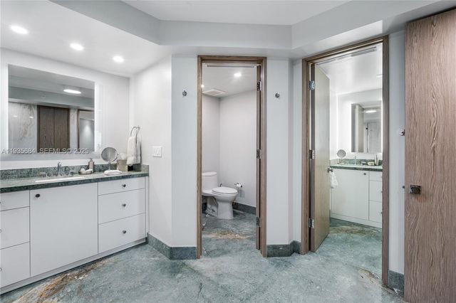 430 Grand Bay Dr 1204, Key Biscayne, FL 33149