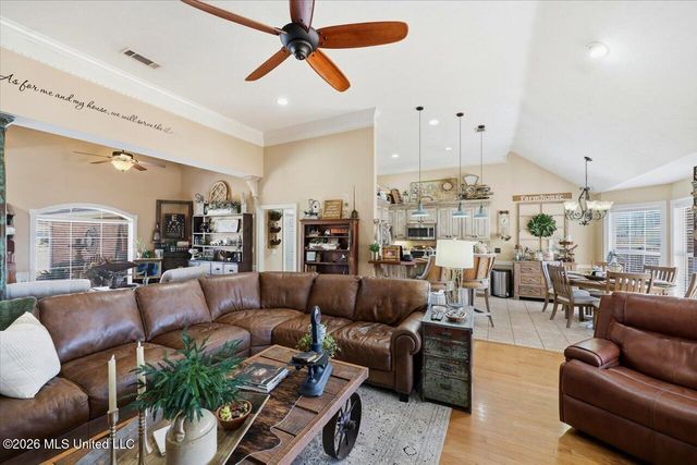 522 Patrick Farms Drive, Pearl, MS 39208