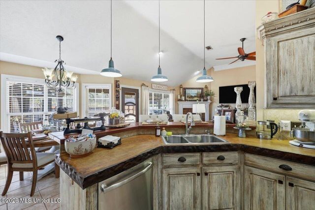 522 Patrick Farms Drive, Pearl, MS 39208