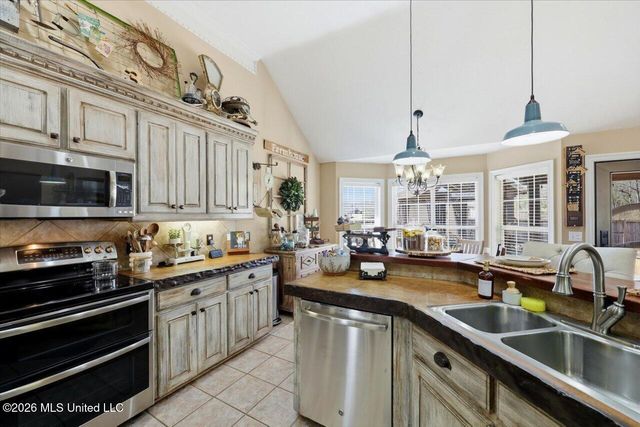 522 Patrick Farms Drive, Pearl, MS 39208