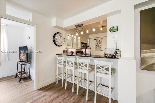 170 Ocean Lane Dr 305, Key Biscayne, FL 33149