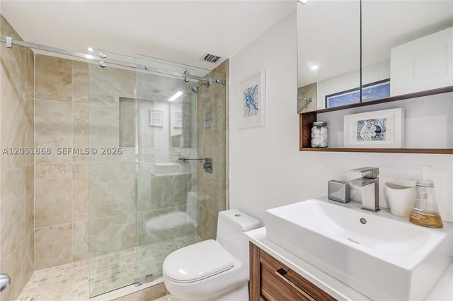 170 Ocean Lane Dr 305, Key Biscayne, FL 33149