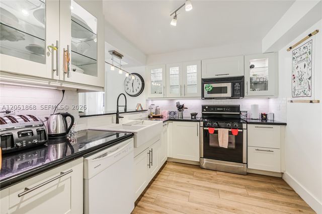 170 Ocean Lane Dr 305, Key Biscayne, FL 33149