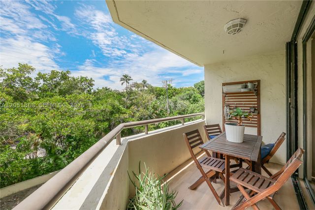 170 Ocean Lane Dr 305, Key Biscayne, FL 33149