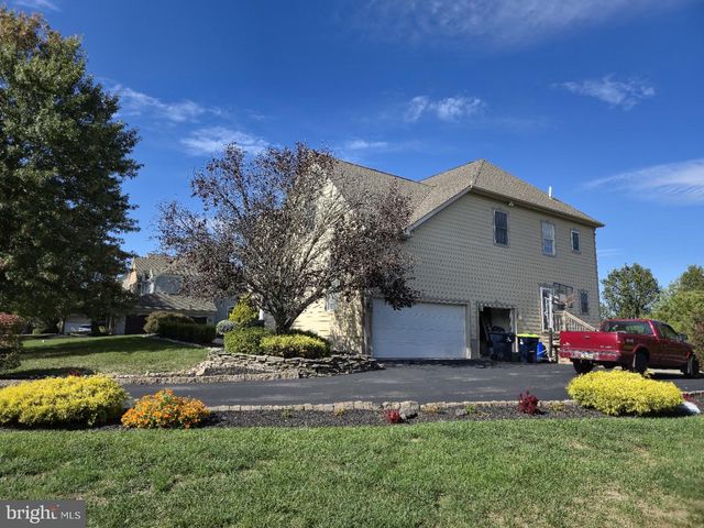 1401 HAMPSTEAD CT, Blue Bell, PA 19422