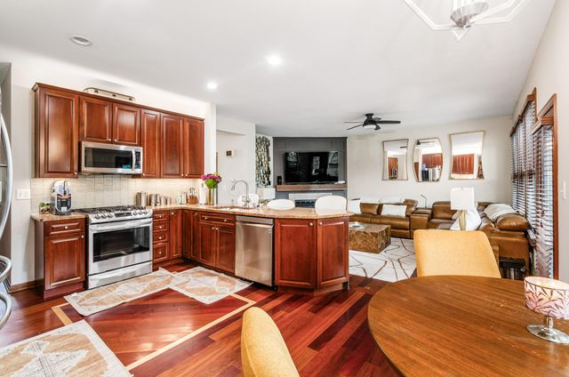 6255 Spinnaker Drive, Lewis Center, OH 43035