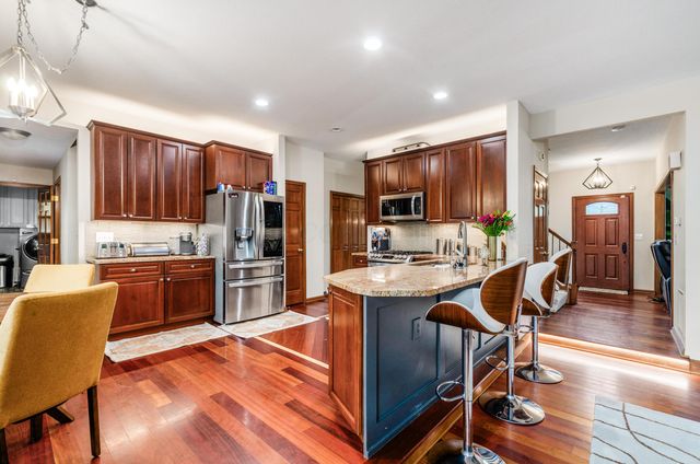 6255 Spinnaker Drive, Lewis Center, OH 43035