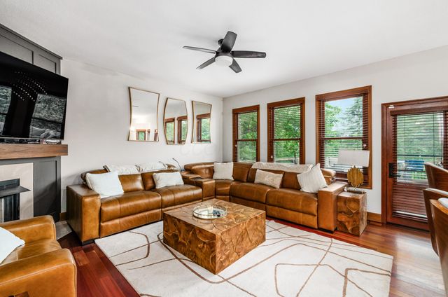 6255 Spinnaker Drive, Lewis Center, OH 43035