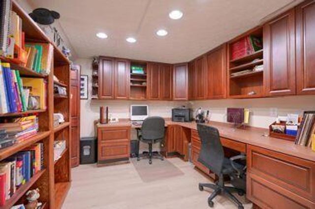 6255 Spinnaker Drive, Lewis Center, OH 43035