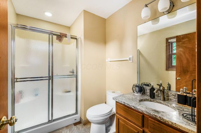 6255 Spinnaker Drive, Lewis Center, OH 43035