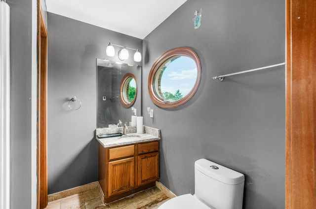 6255 Spinnaker Drive, Lewis Center, OH 43035