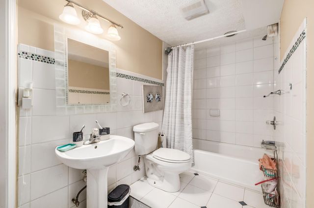 6255 Spinnaker Drive, Lewis Center, OH 43035