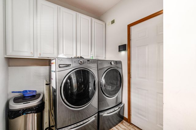 6255 Spinnaker Drive, Lewis Center, OH 43035