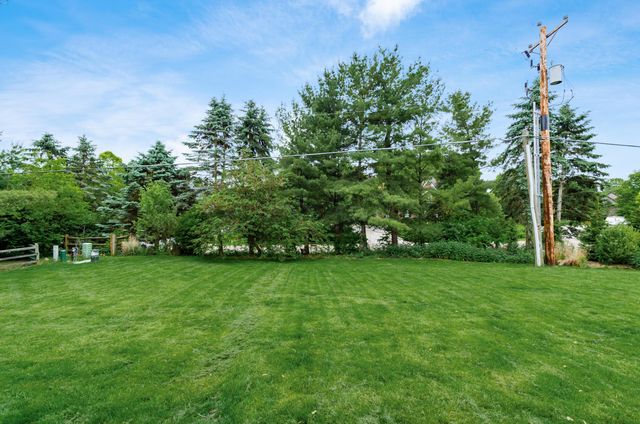 6255 Spinnaker Drive, Lewis Center, OH 43035