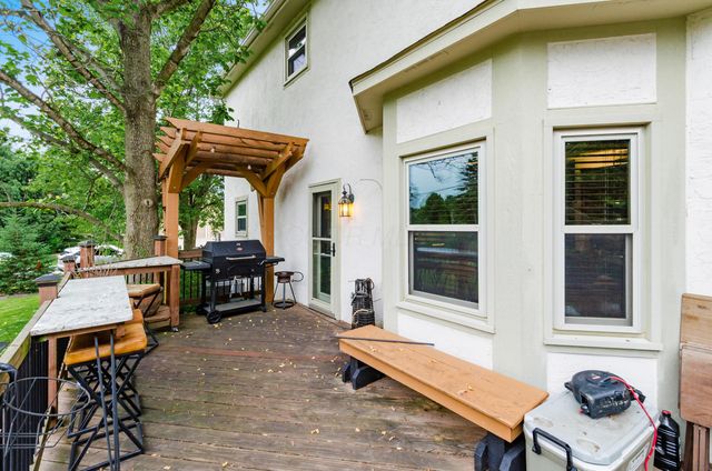 6255 Spinnaker Drive, Lewis Center, OH 43035