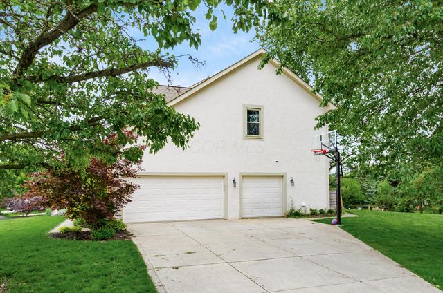 6255 Spinnaker Drive, Lewis Center, OH 43035