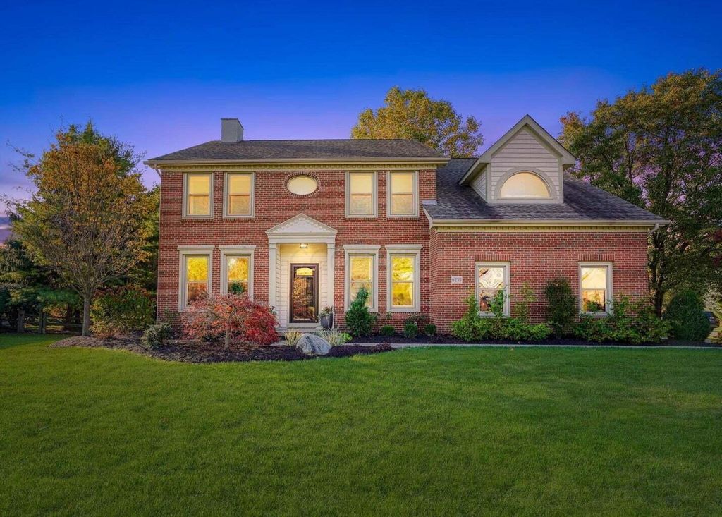 6255 Spinnaker Drive, Lewis Center, OH 43035