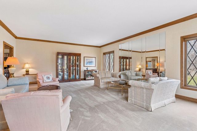 1337 Woodland Drive SW, Rochester, MN 55902