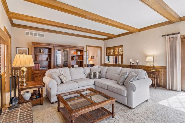 1337 Woodland Drive SW, Rochester, MN 55902