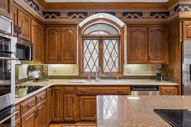 1337 Woodland Drive SW, Rochester, MN 55902