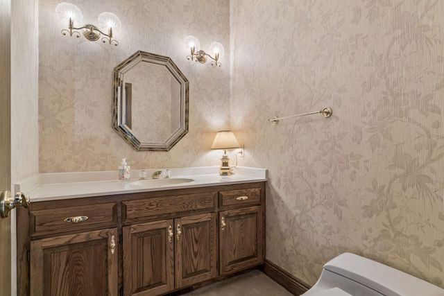 1337 Woodland Drive SW, Rochester, MN 55902