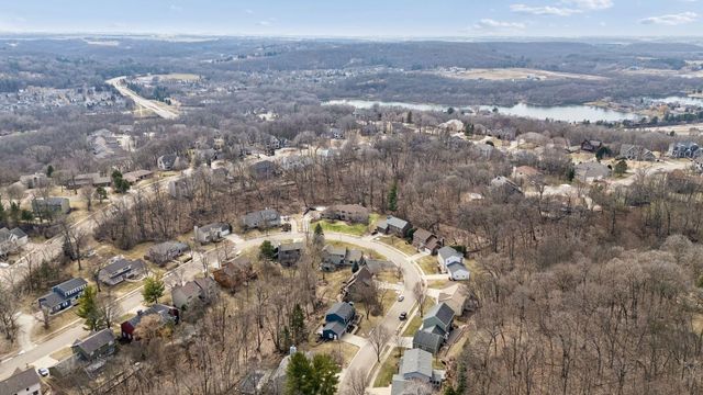 1337 Woodland Drive SW, Rochester, MN 55902