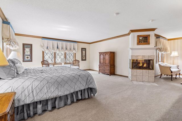 1337 Woodland Drive SW, Rochester, MN 55902