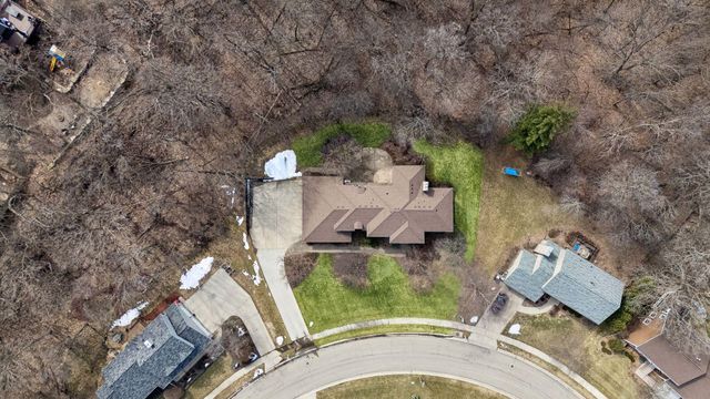 1337 Woodland Drive SW, Rochester, MN 55902
