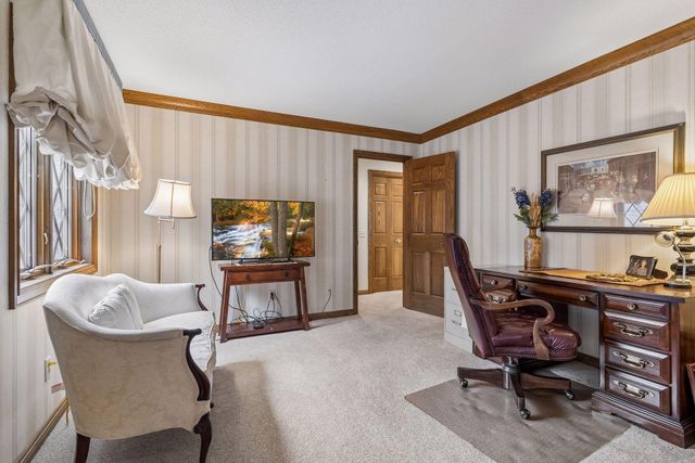 1337 Woodland Drive SW, Rochester, MN 55902