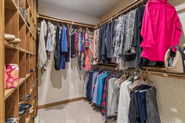 1337 Woodland Drive SW, Rochester, MN 55902